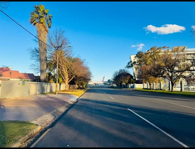 15 BEDROOM HOUSE FOR SALE IN RHODESFIELD